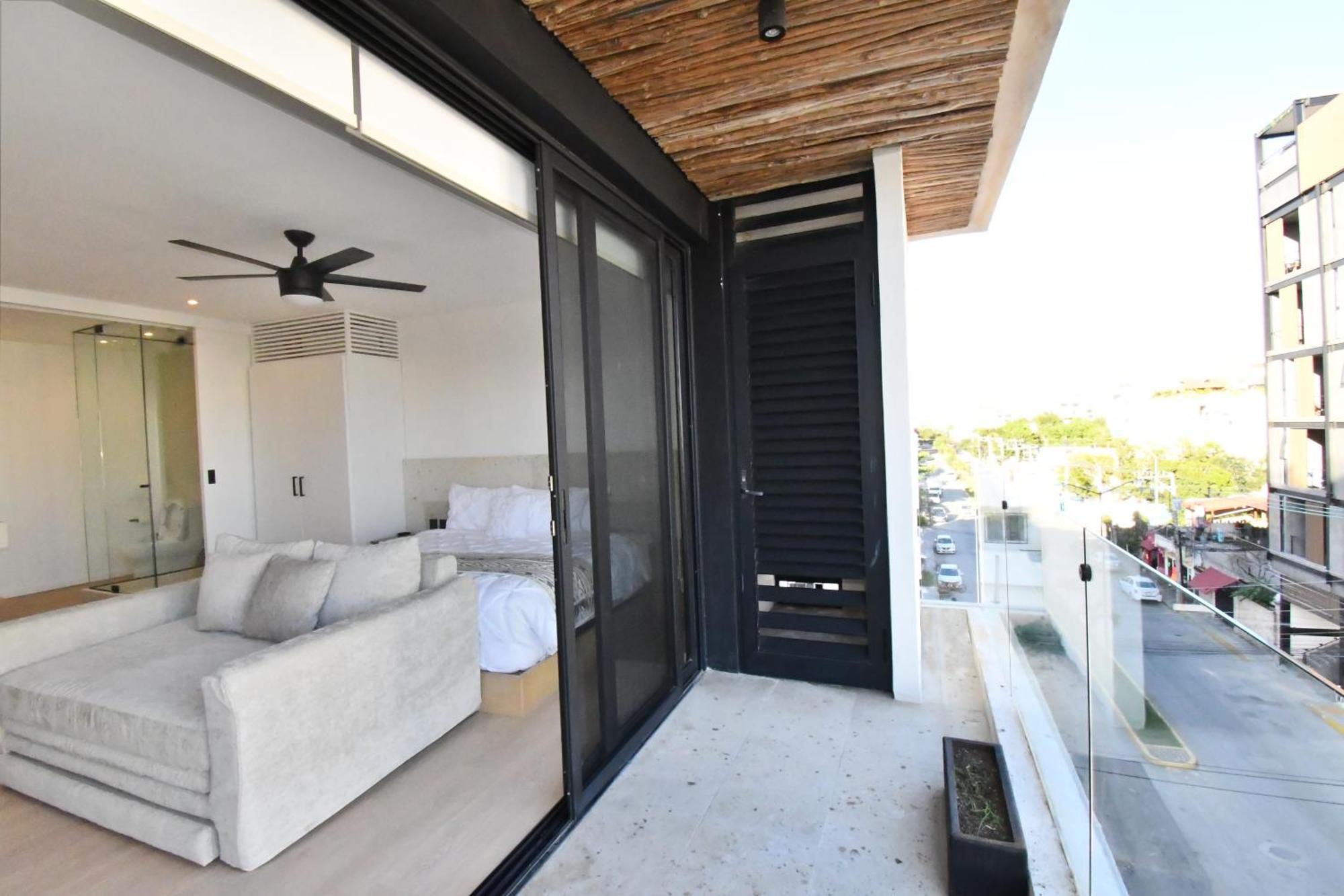 Kumaru By The Spot Apartment *